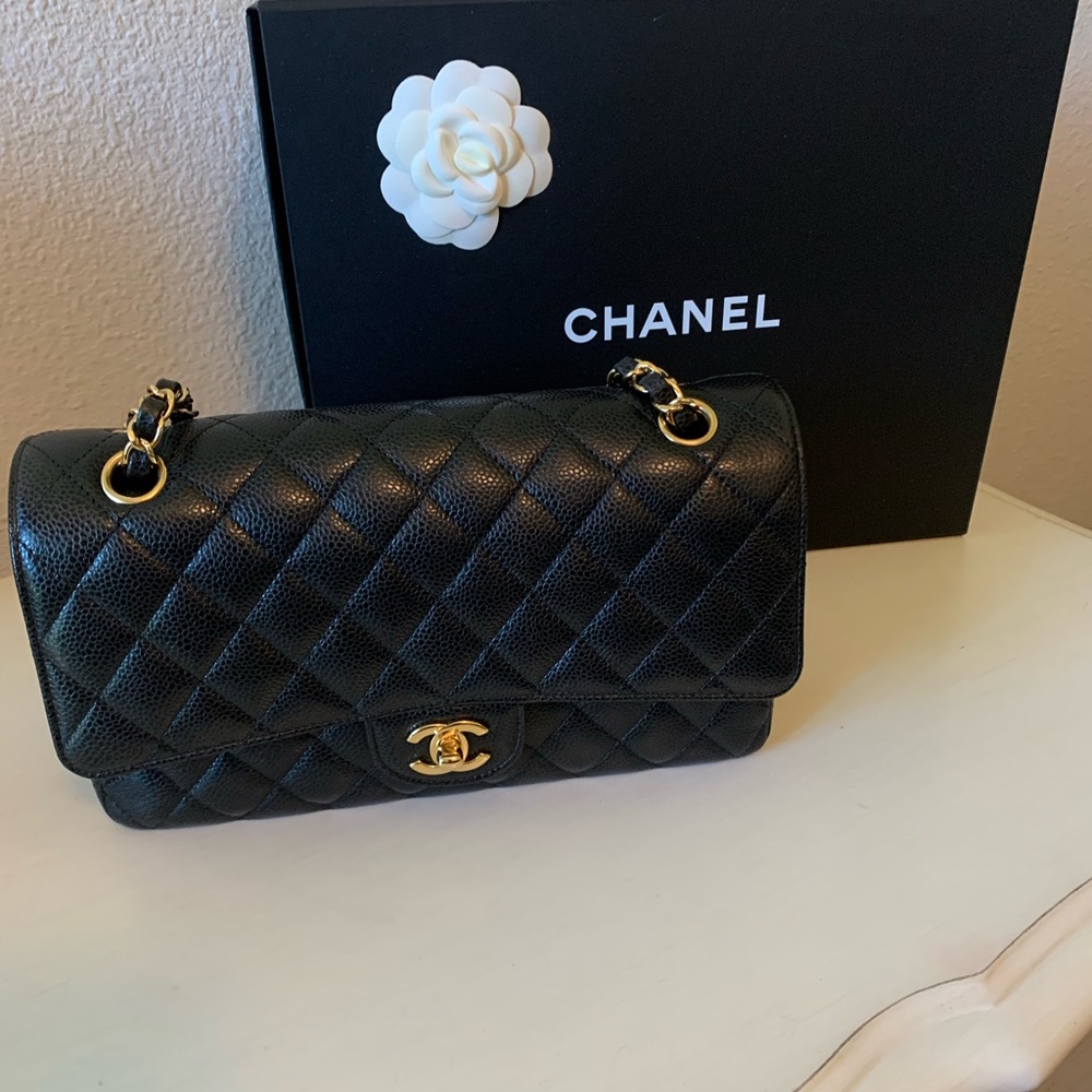 Chanel medium classic flap